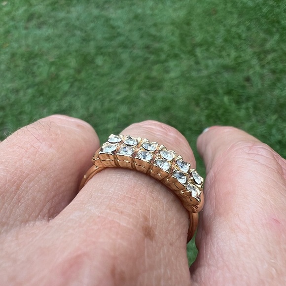 Gold-tone Two Row Faux Diamond Cubic Zirconia Ring👠 - Picture 9 of 15